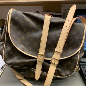 Louis Vuitton Saumur 35
